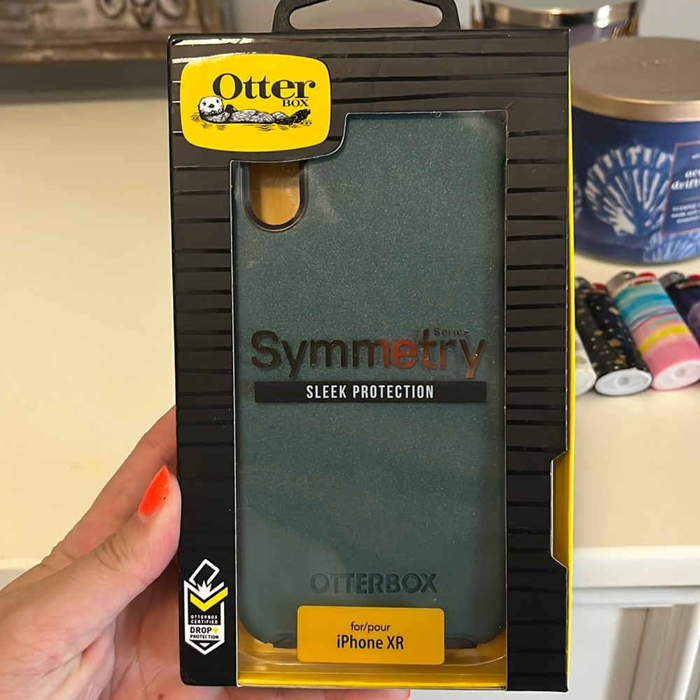 Green Otter Box - iPhone XR